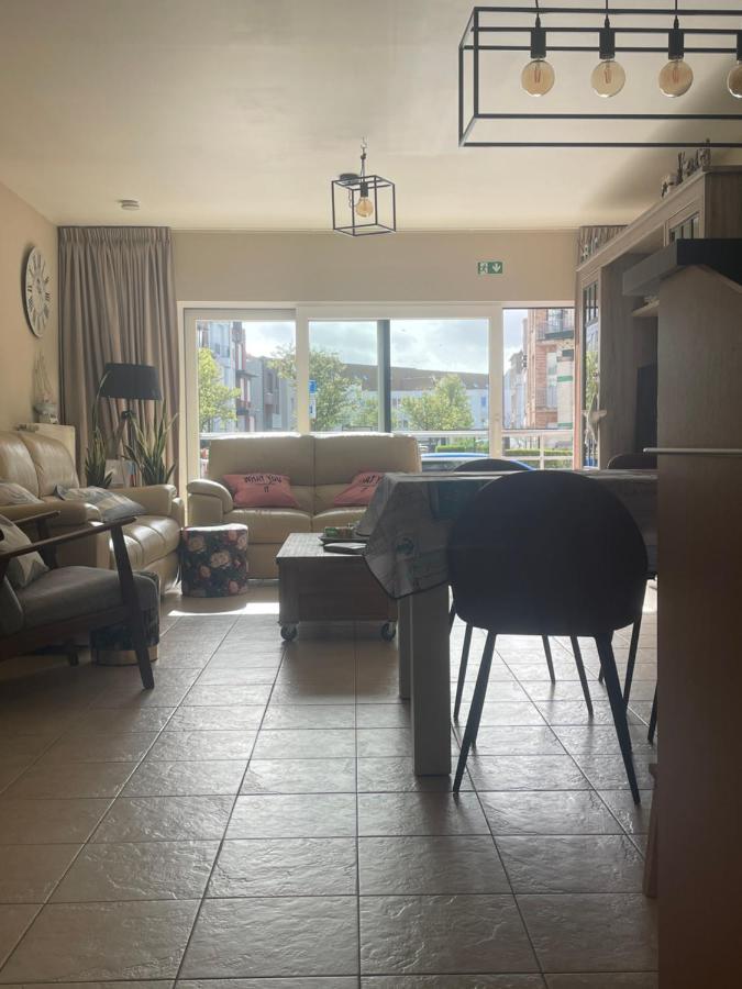Des Ambassadeurs Apartment บลังเคนเบอร์เก ภายนอก รูปภาพ